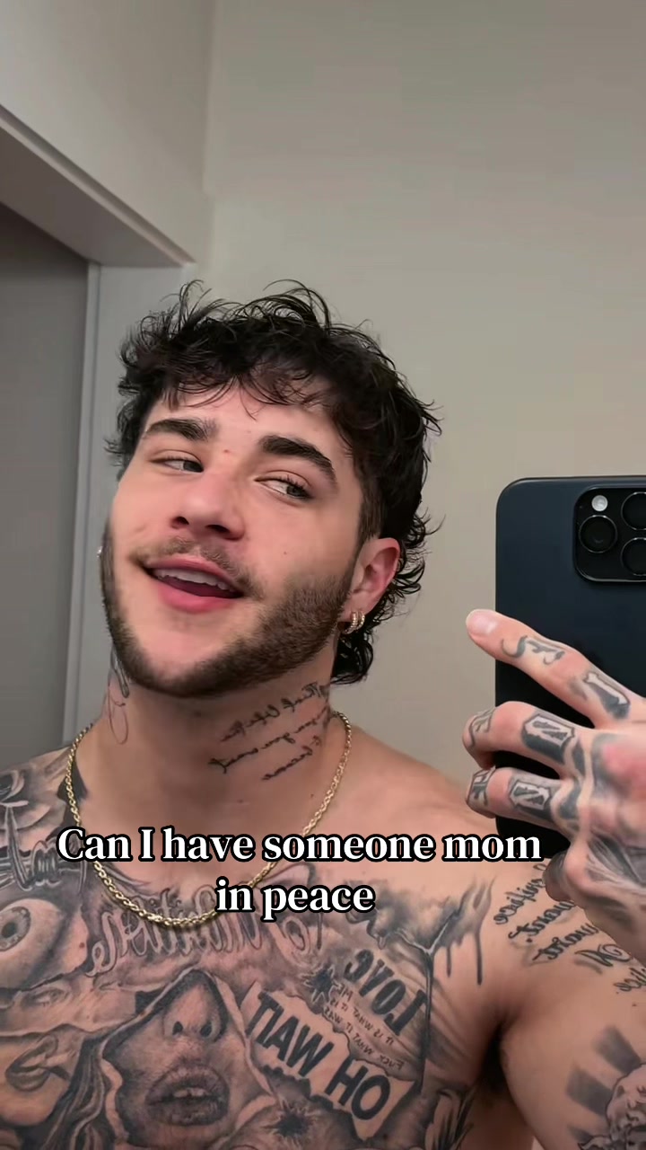 @Axel Sebastian