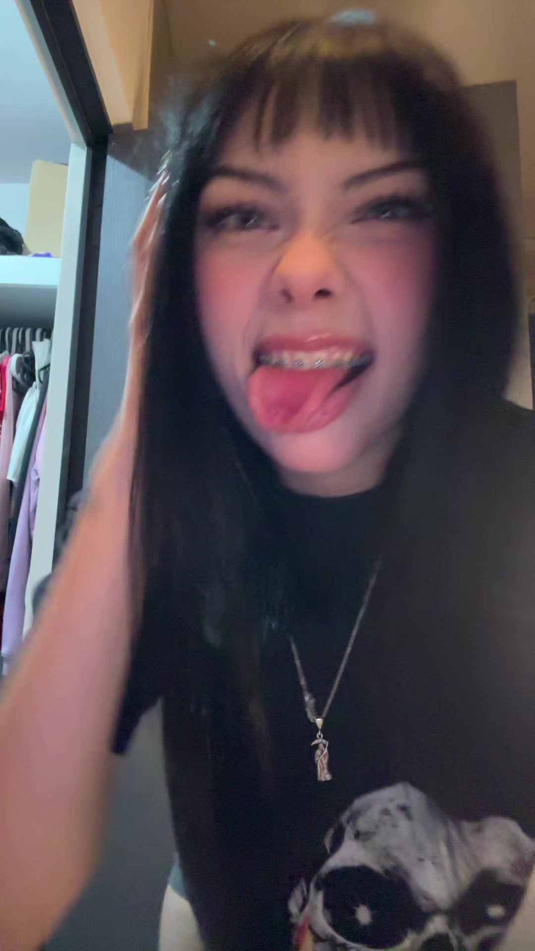 @SkinnyGhostiee🧛🏻&zwj;♀️
