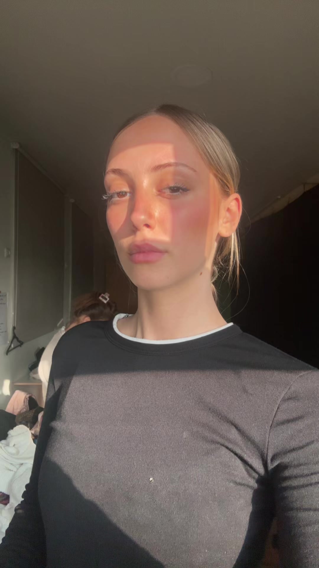 @N I  N  A
