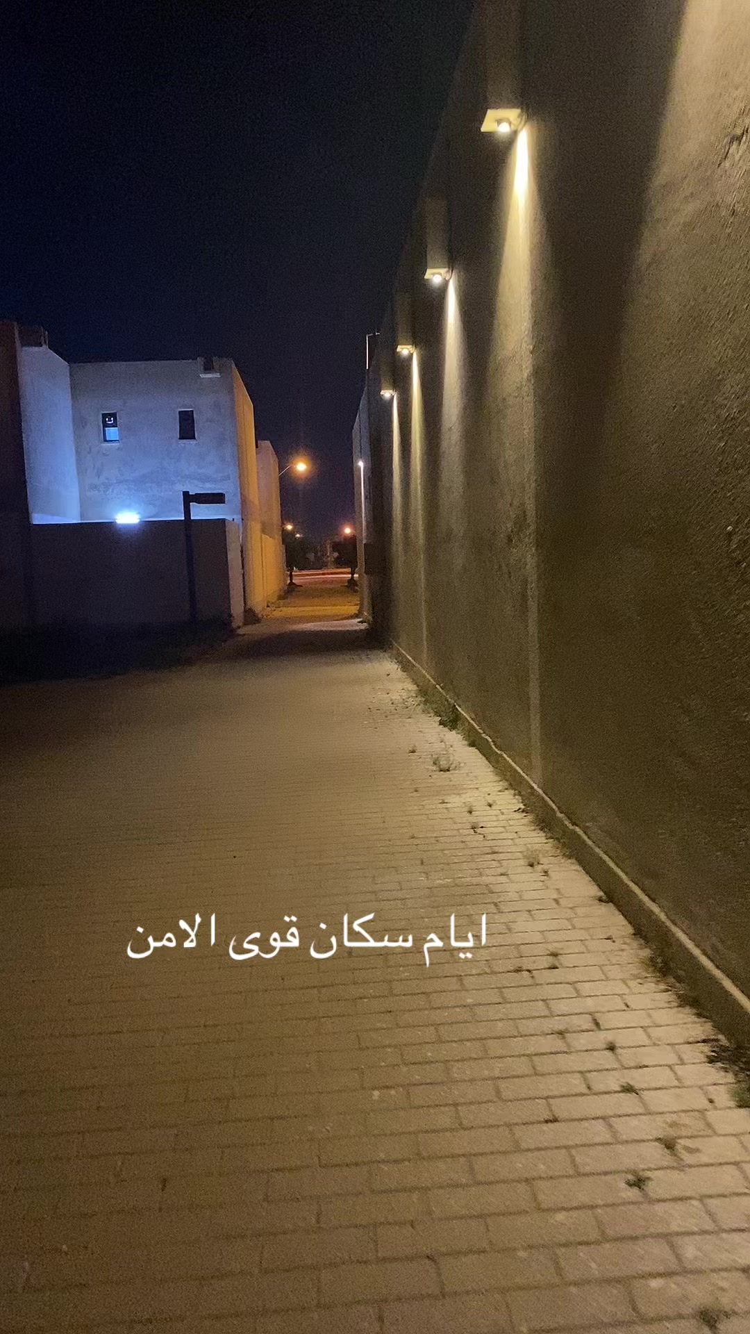 @✰