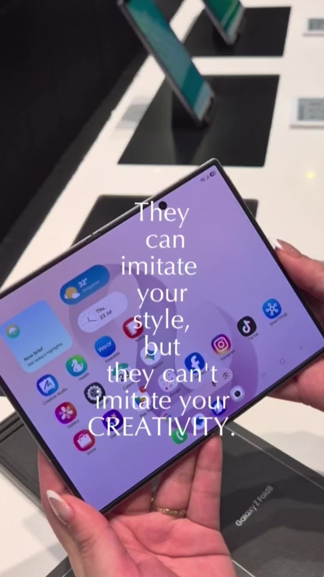 @applejmontez
