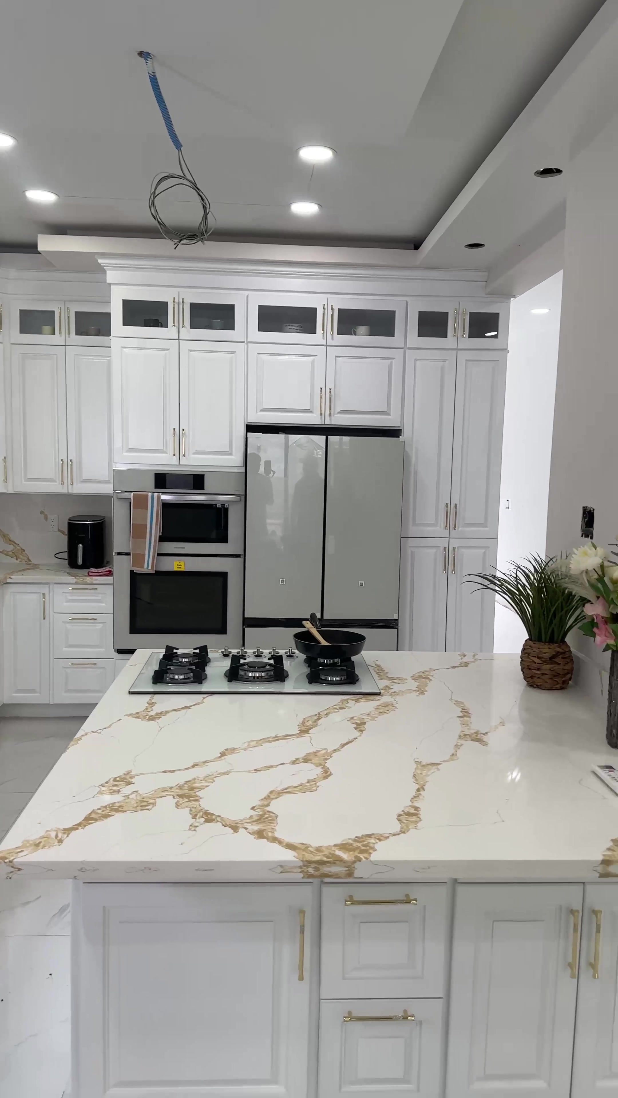 @Luxury Kitchens