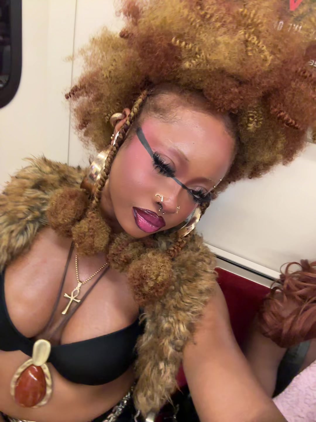 @the_girleexperience
