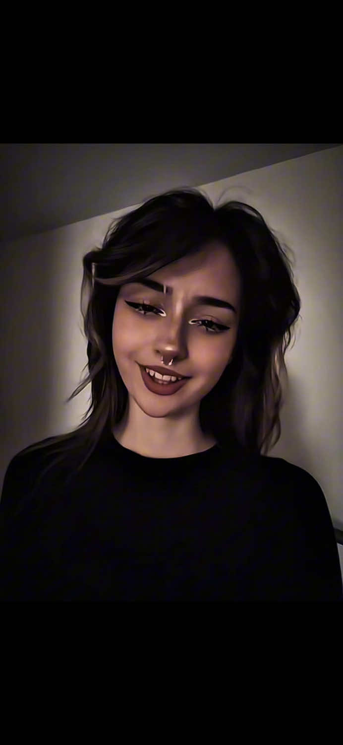 @👻𝐄𝐃𝐈𝐓𝐎𝐑👻