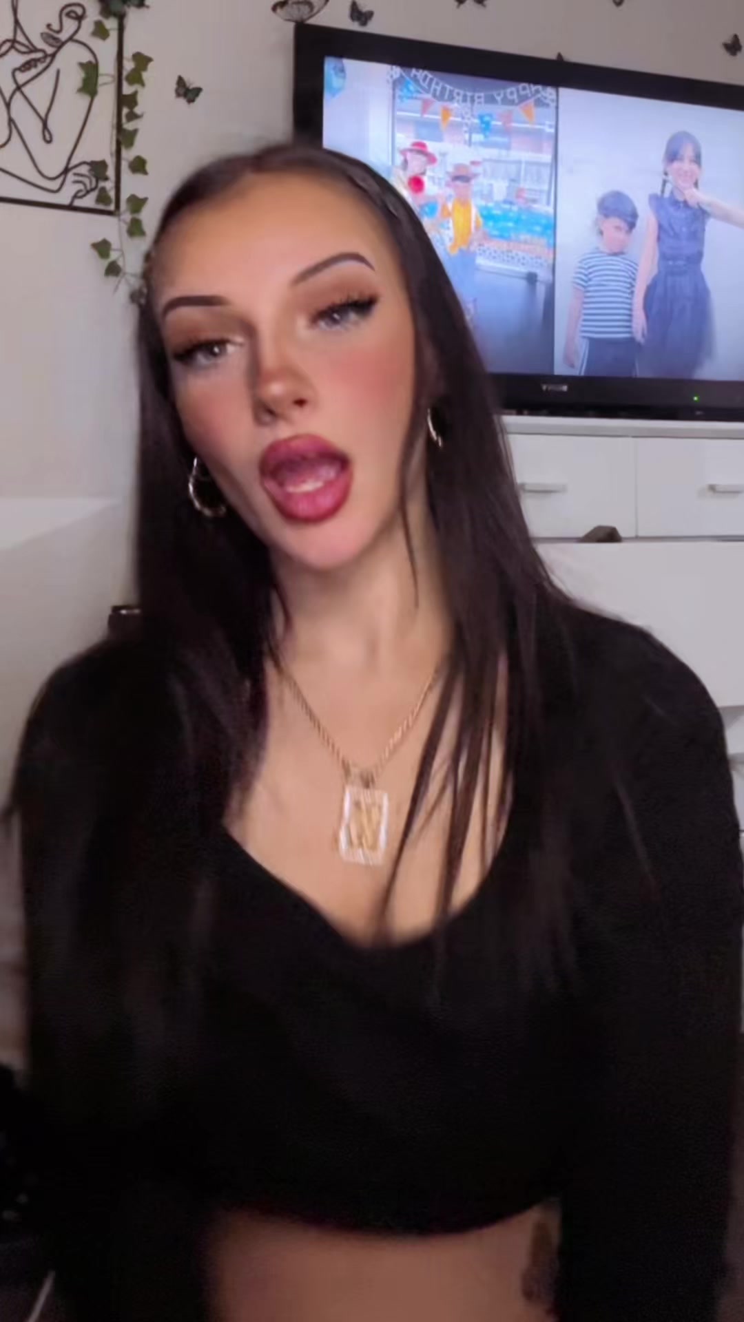 @teeyaharvey