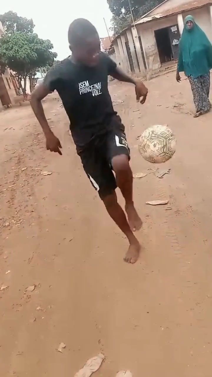 @Messi Tallideing 🧠⚽☠️🇬🇲❤️