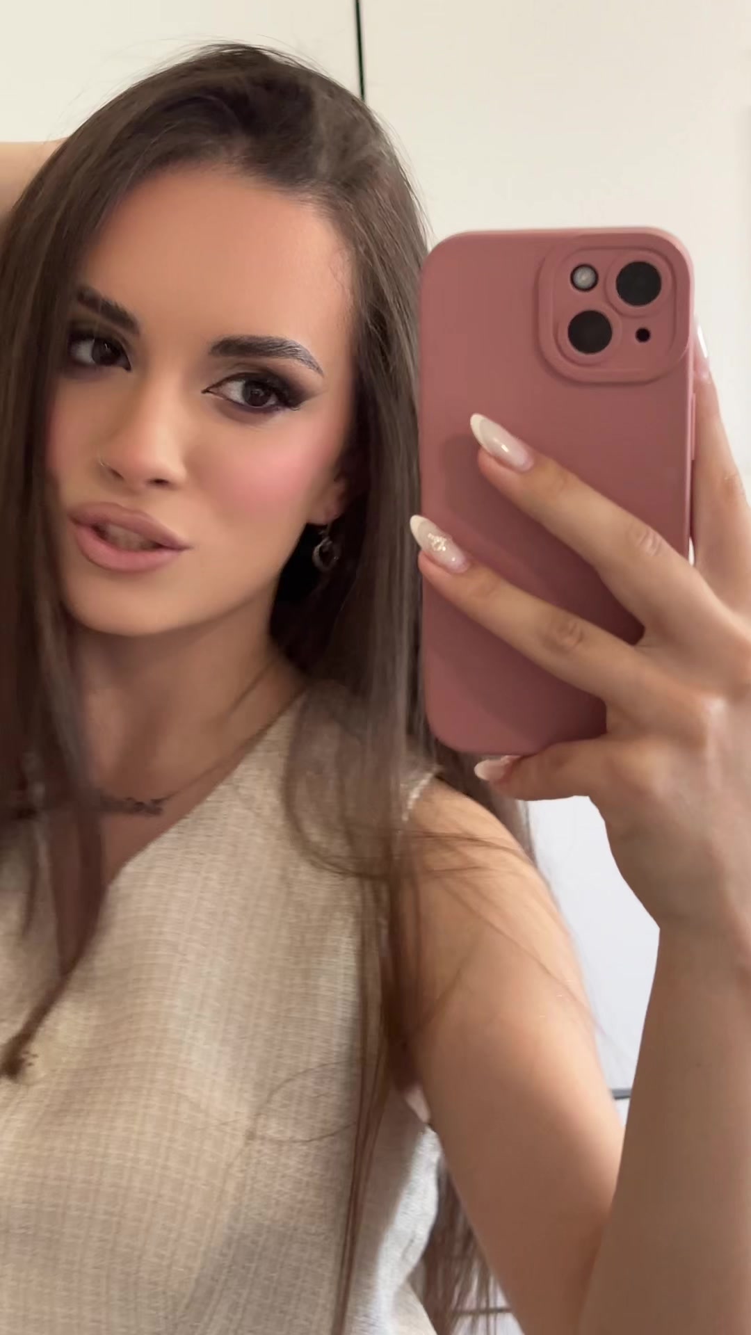 @leonoraaaa1