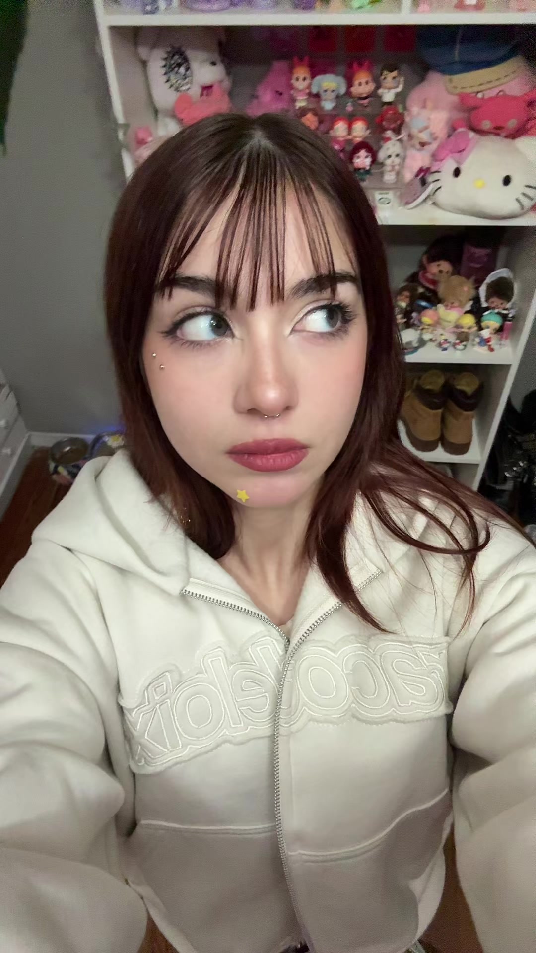 @vickyest