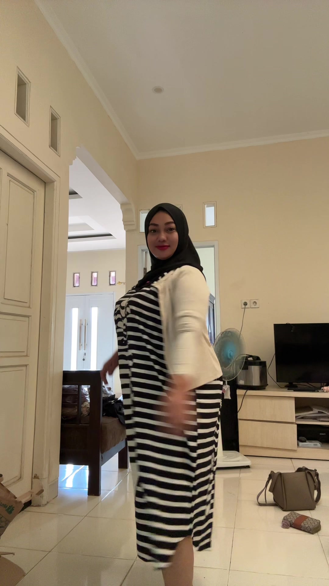 @momihzahwavarel