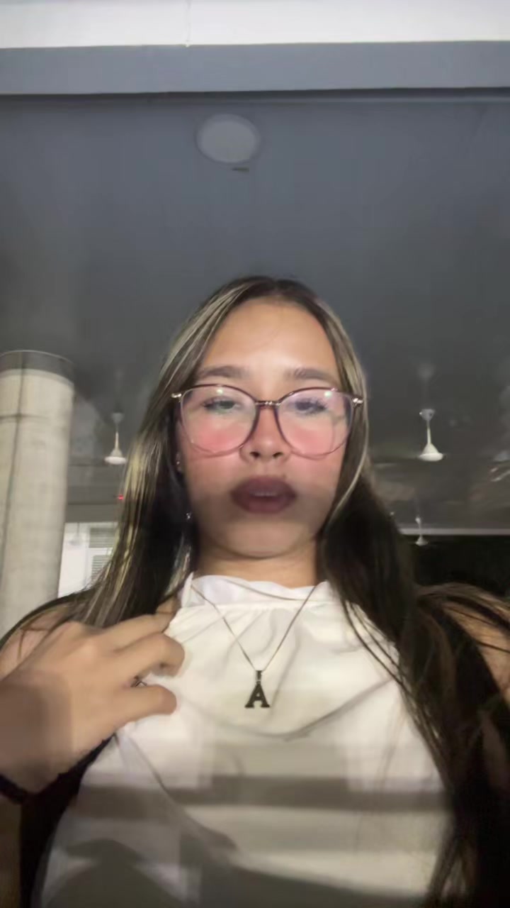 @🦦