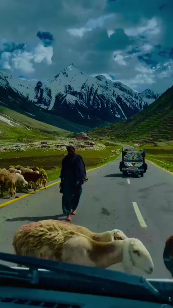 @Travel With Sufyan 🏔️♥️
