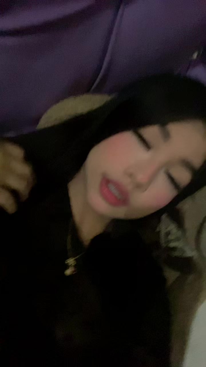 @𝑦𝑢𝑙𝑖💭🖤