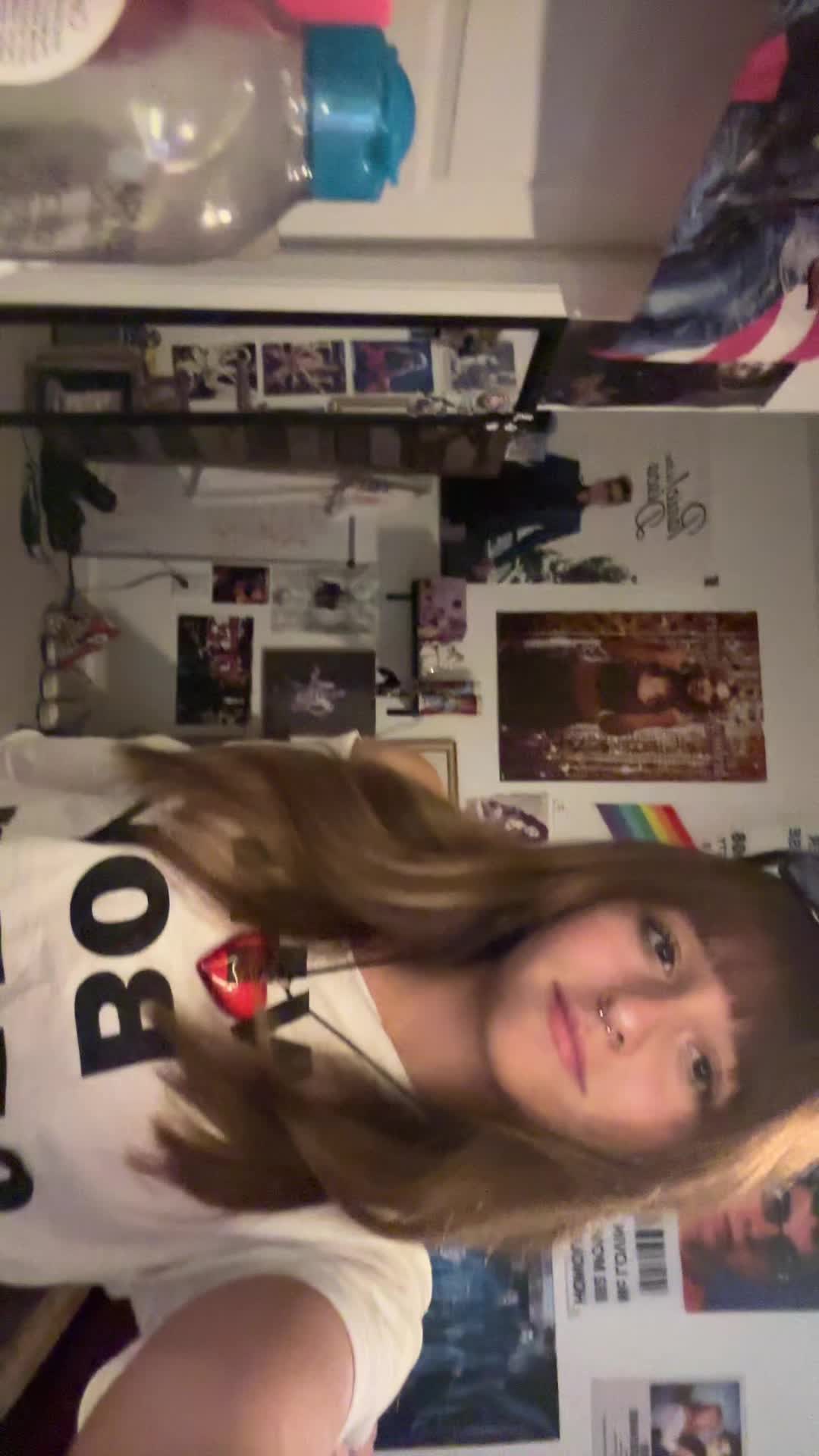 @𝑀𝒶𝒹𝑒𝓁𝓎𝓃 ˚˙•∘♪