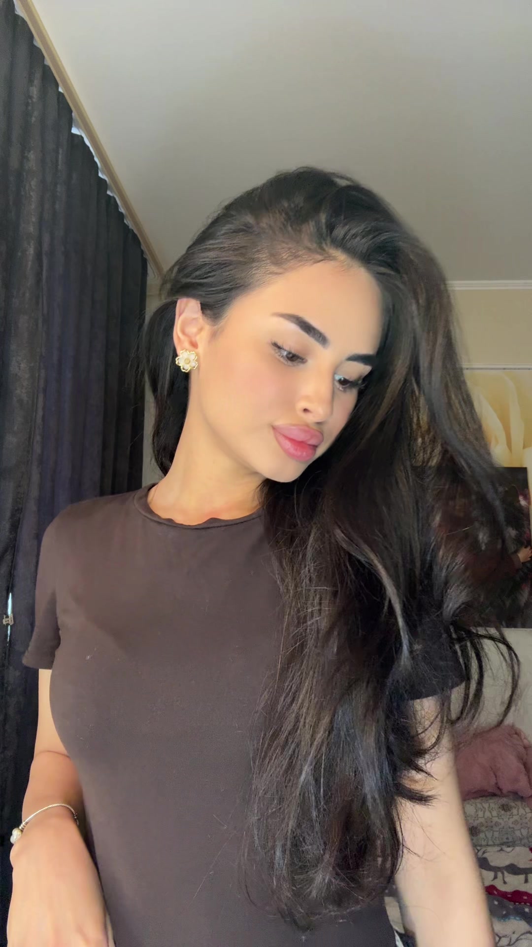 @𝐌𝐬.𝐌𝐈𝐑𝐀🤍