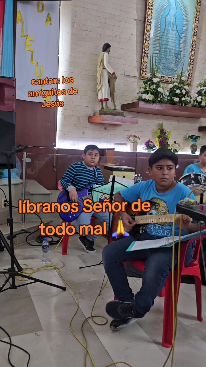 @Lupita V&eacute;lez &uacute;nica