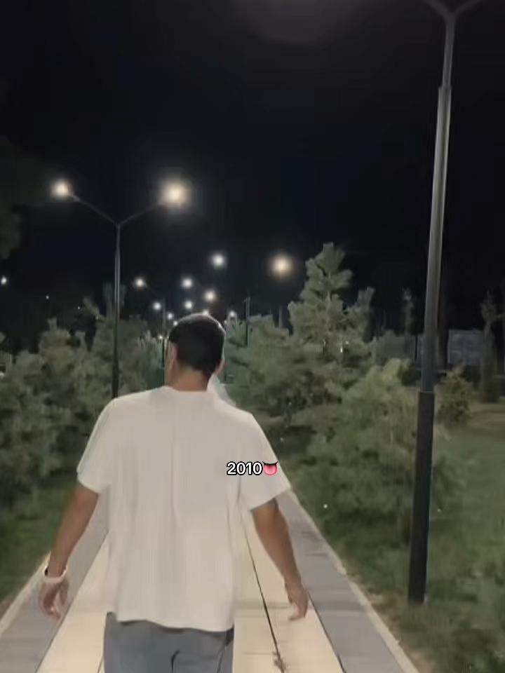 @🙇🏻