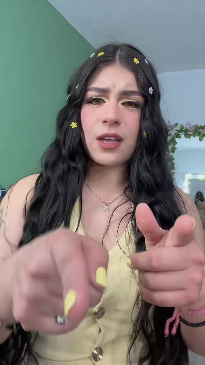 @Luz Estrada 🐺🖤