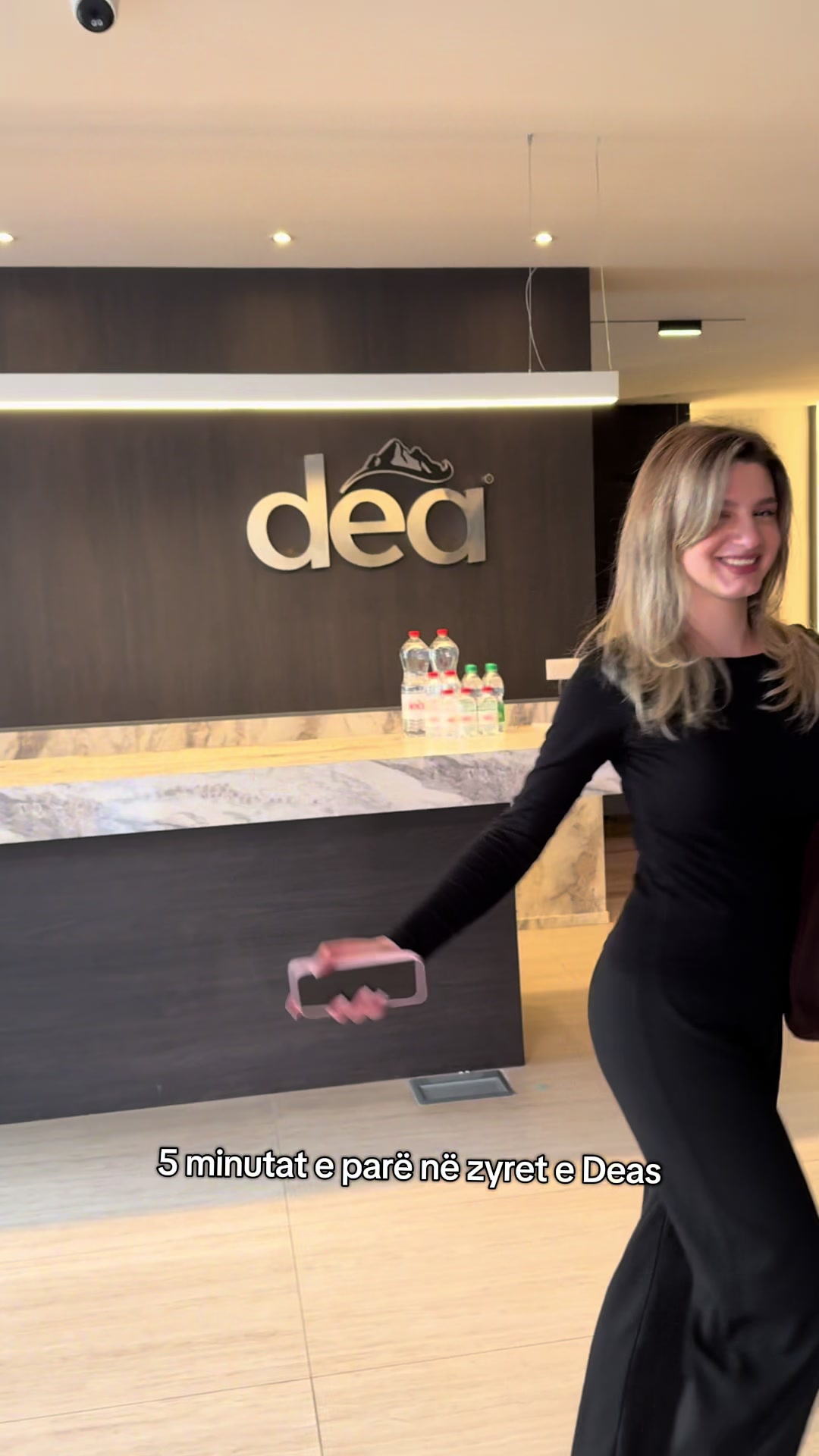 @Uj&euml; Dea