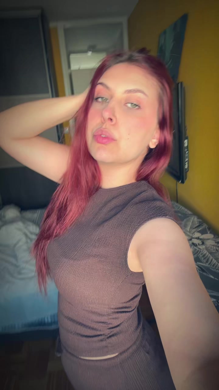 @vasa omiljena crvenokosa🖤