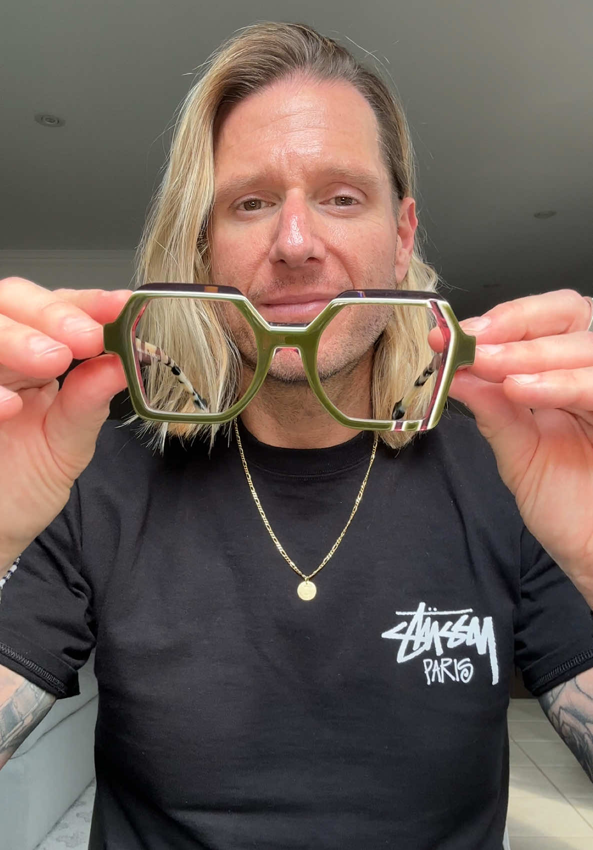 @Stevewearsglasses