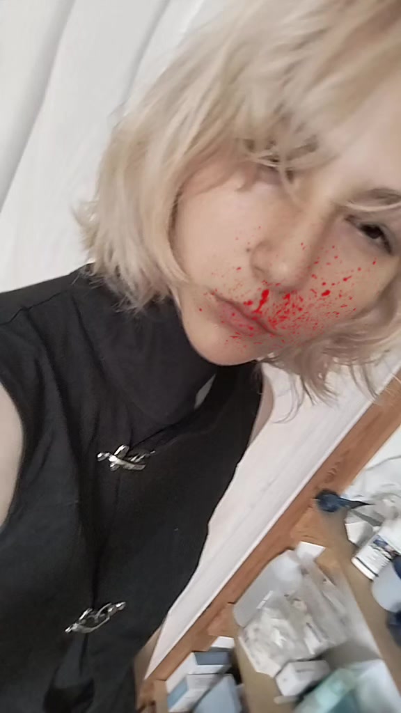 @–༘𖦹 過労死⋆