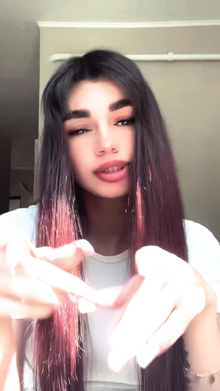 @Alina🦋✨