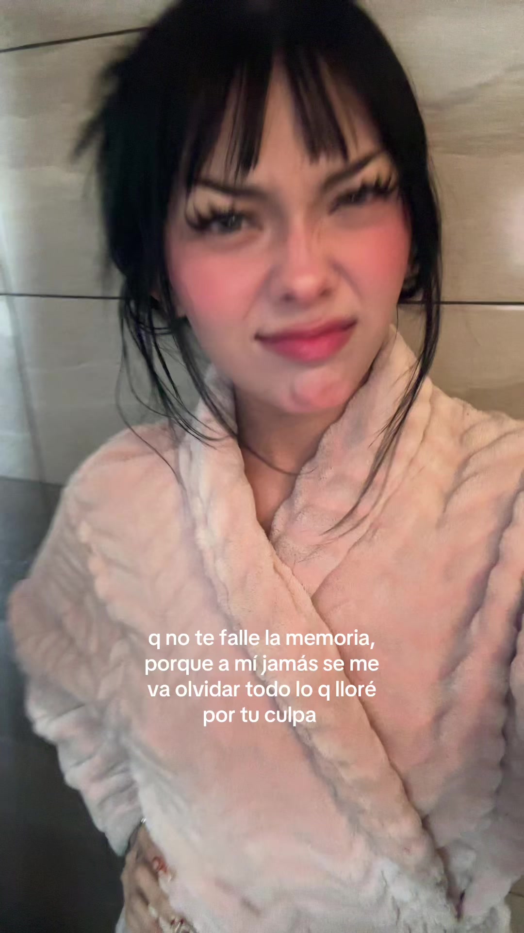 @SkinnyGhostiee🧛🏻&zwj;♀️