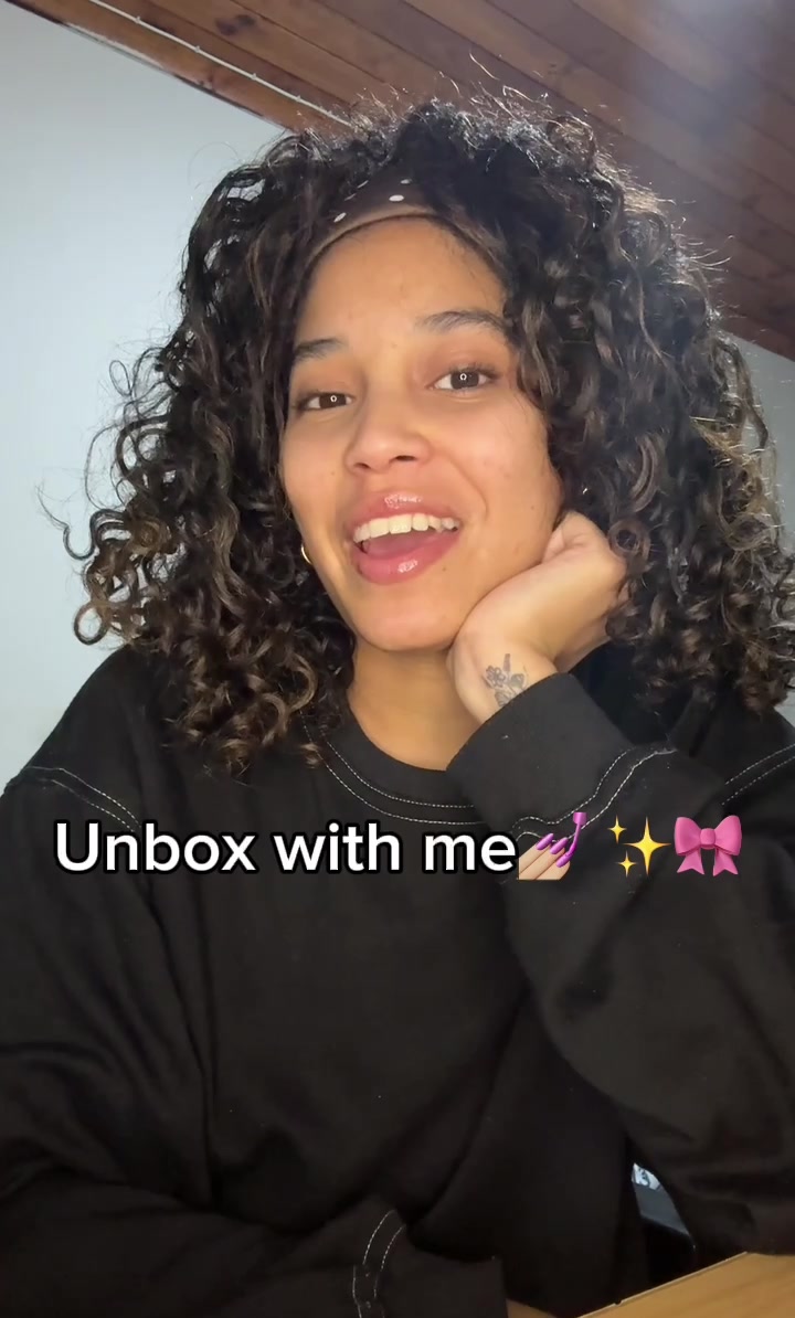 @momofebs