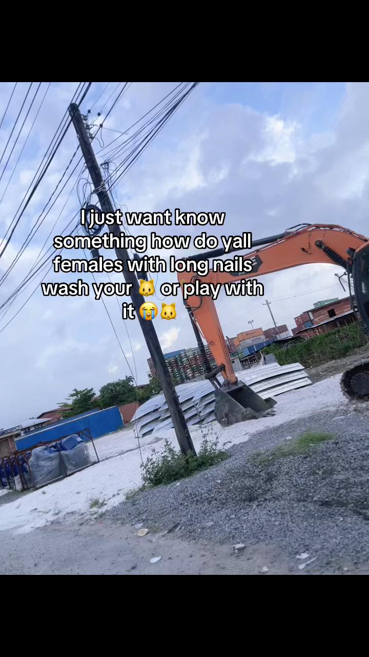 @Lemme see you boobies 🤕