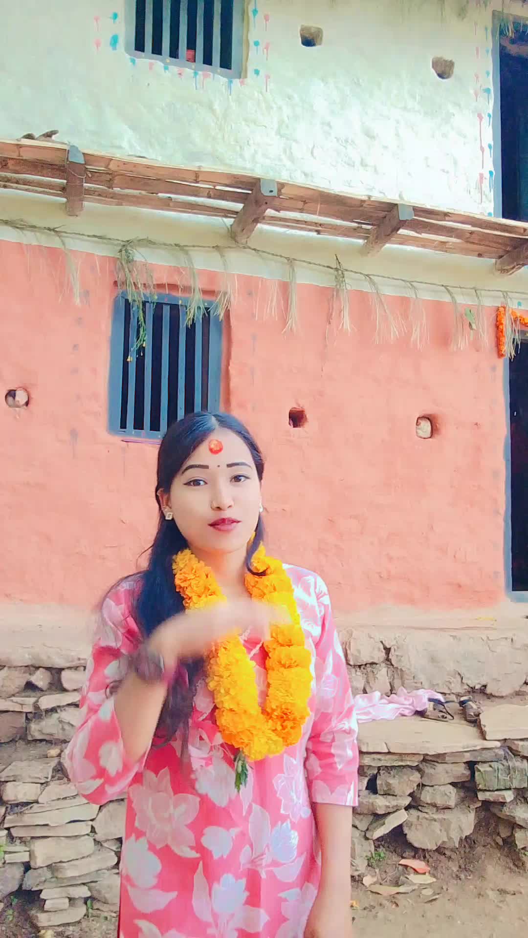 @hima_sunar