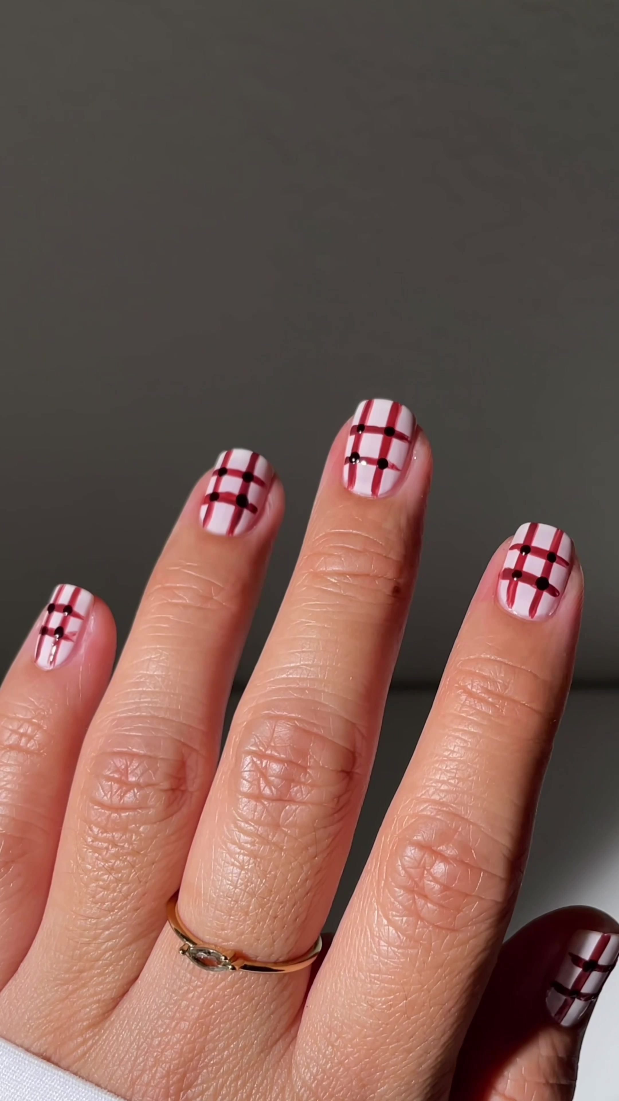 @essie