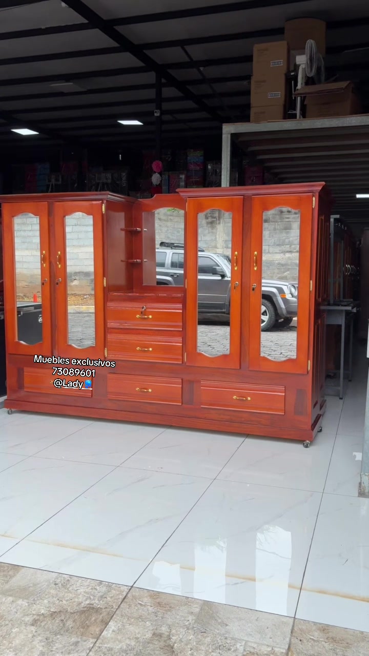 @comercial la nueva oficial1