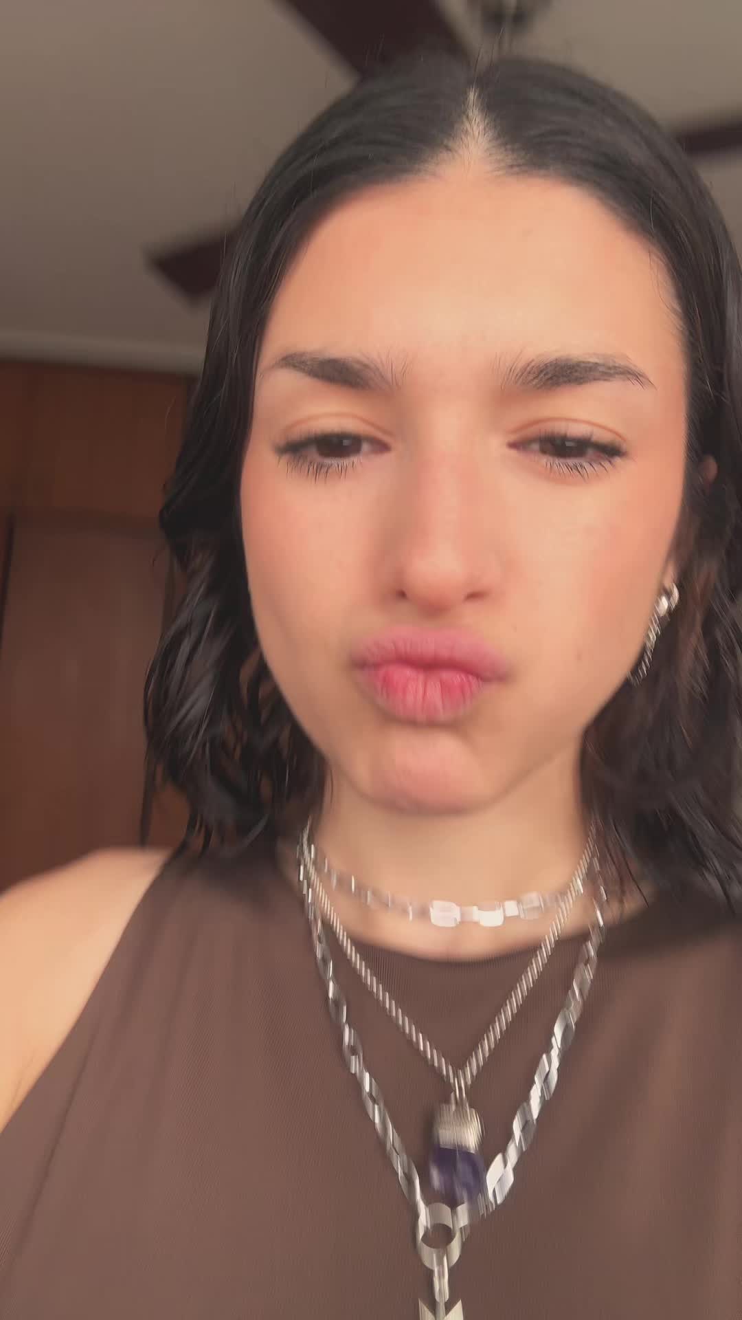@Tinaaaa 👀