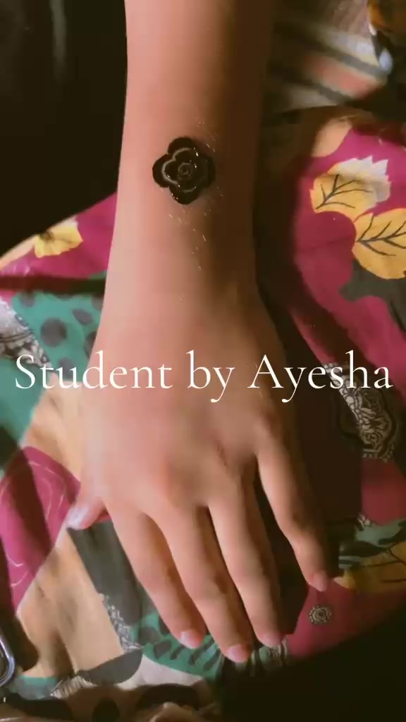 @مہندی آرٹسٹ💅🏻🦢🌸