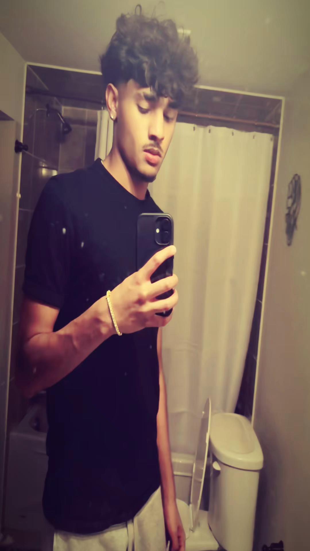 @️