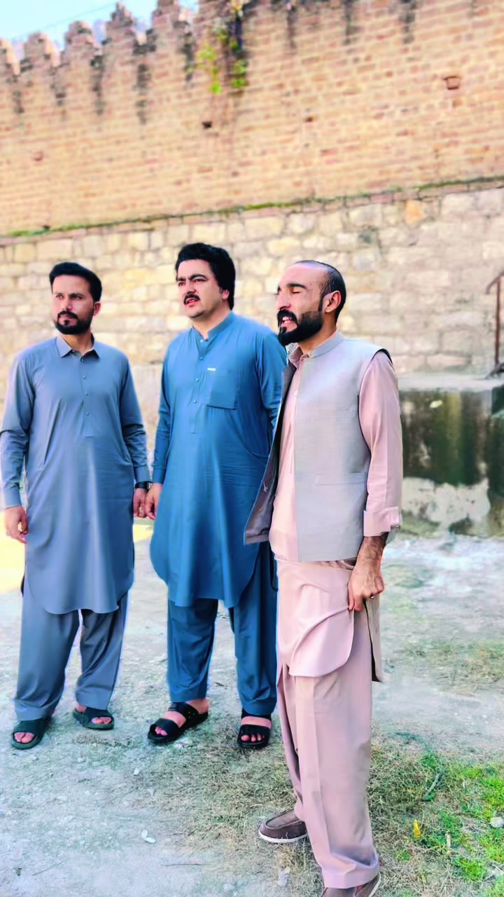 @چھوٹاخان باڈوان اورسیز