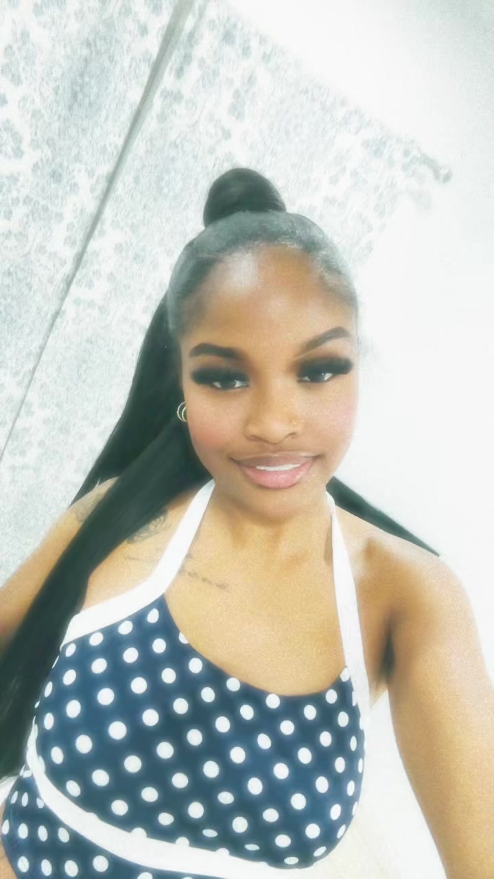 @Julie-Marié🦋