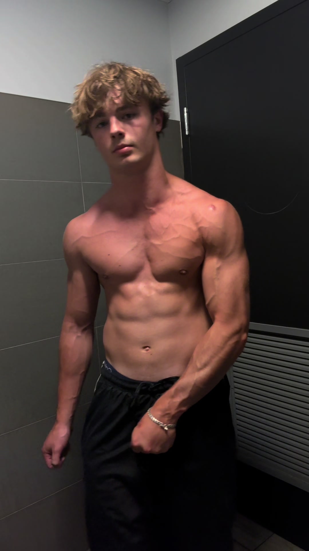 @notcaelen