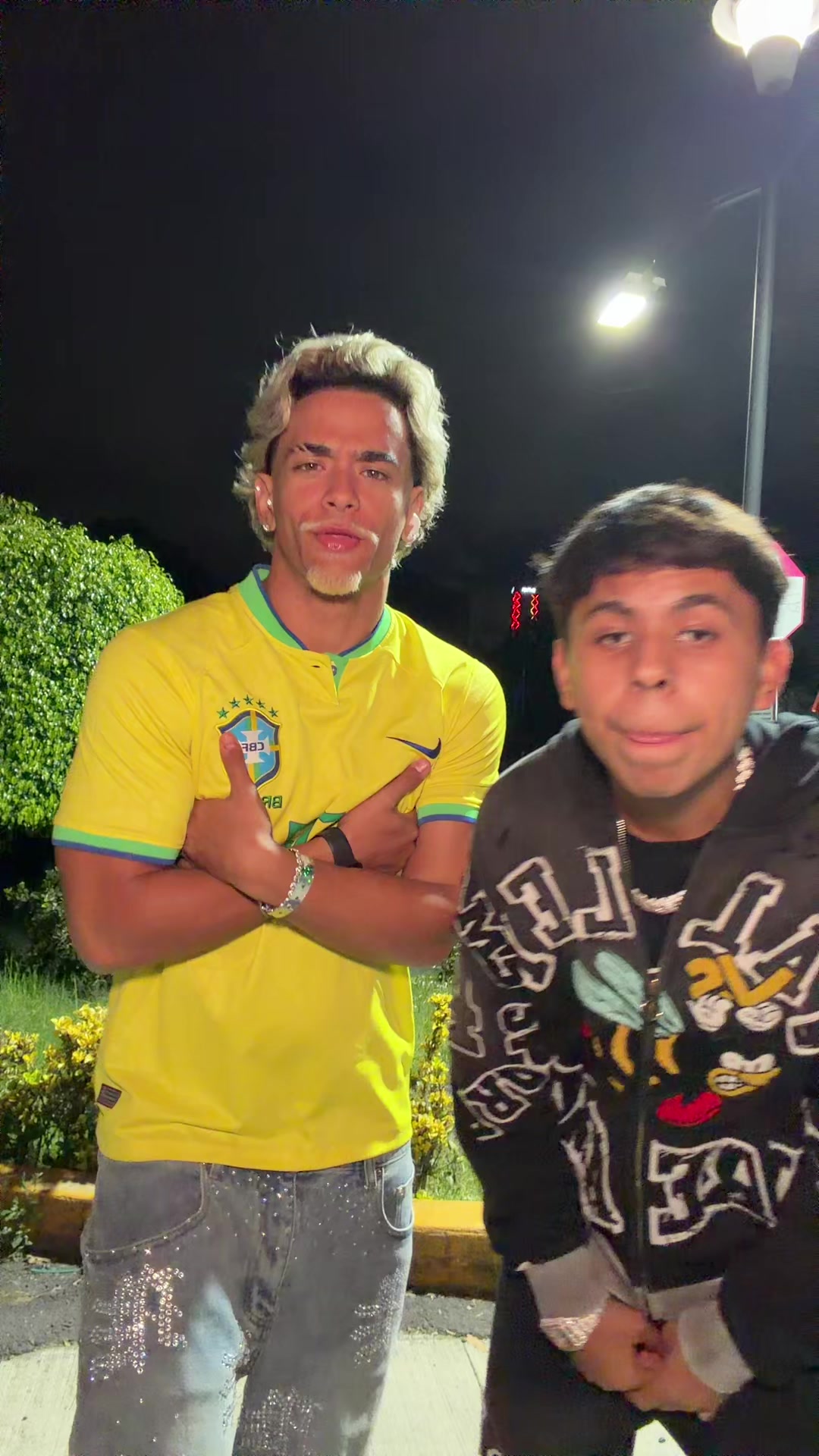@charlychivas10