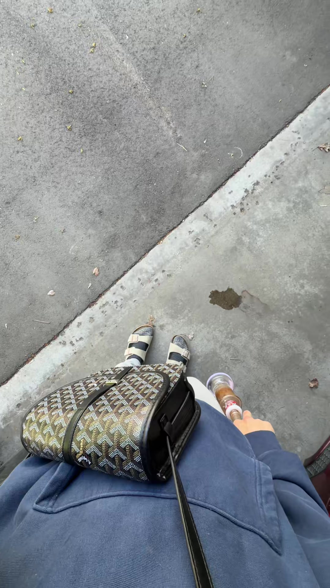@walking banana0