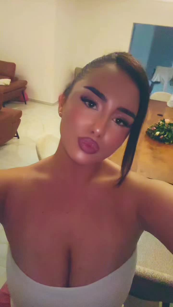 @𝐚𝐧𝐭𝐨𝐧𝐢𝐧𝐚