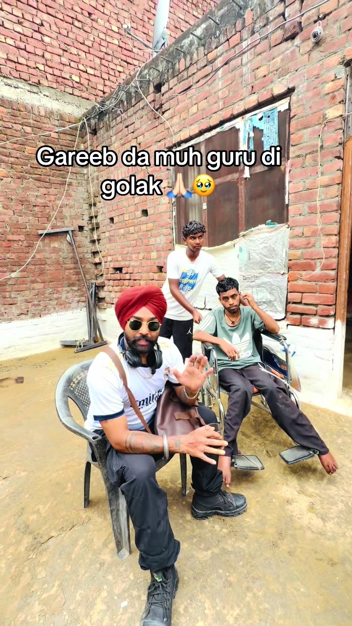@Laddipunjabiartist🎭🎸