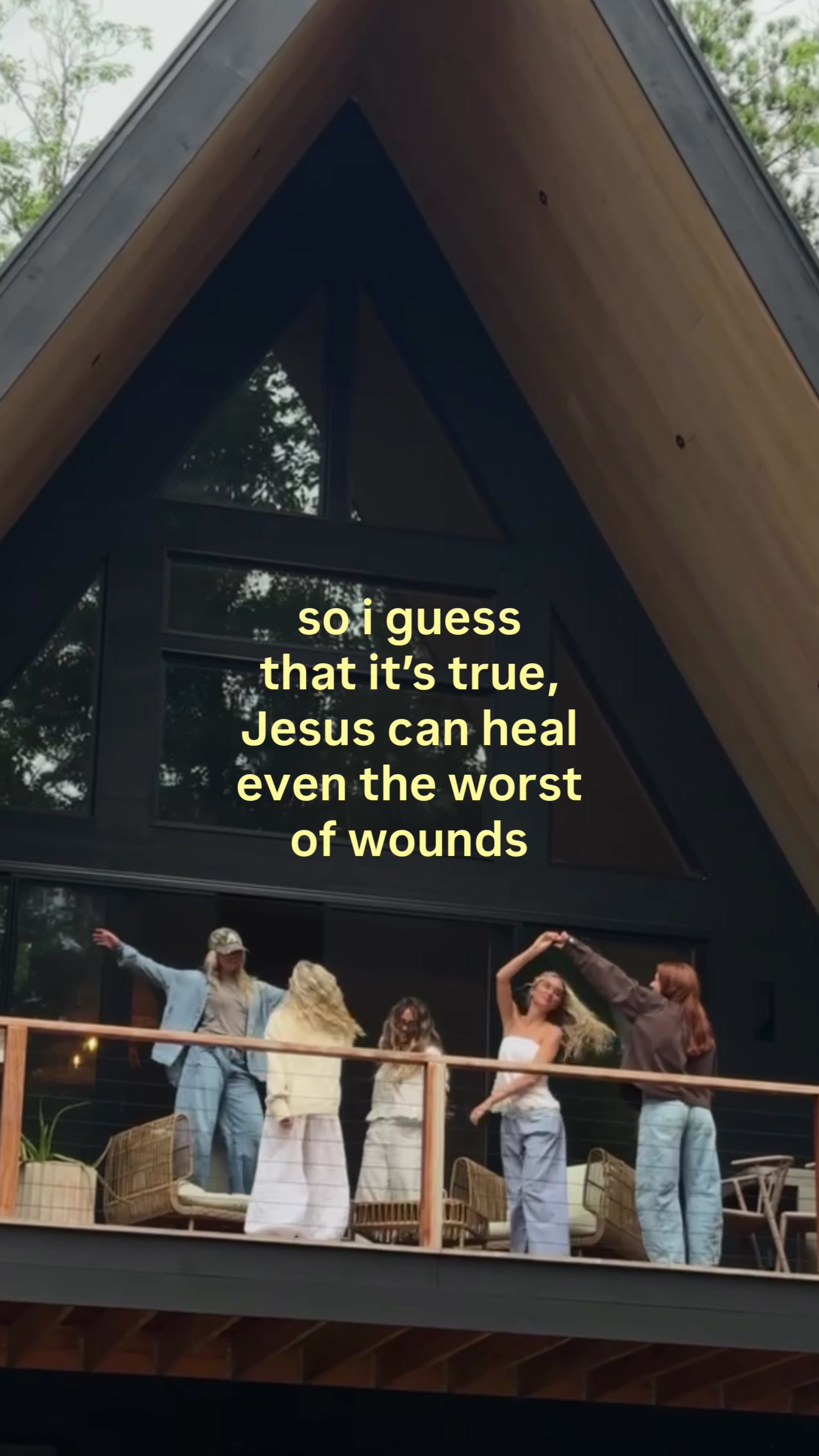 @AVERY RODRIGUEZ 🌺