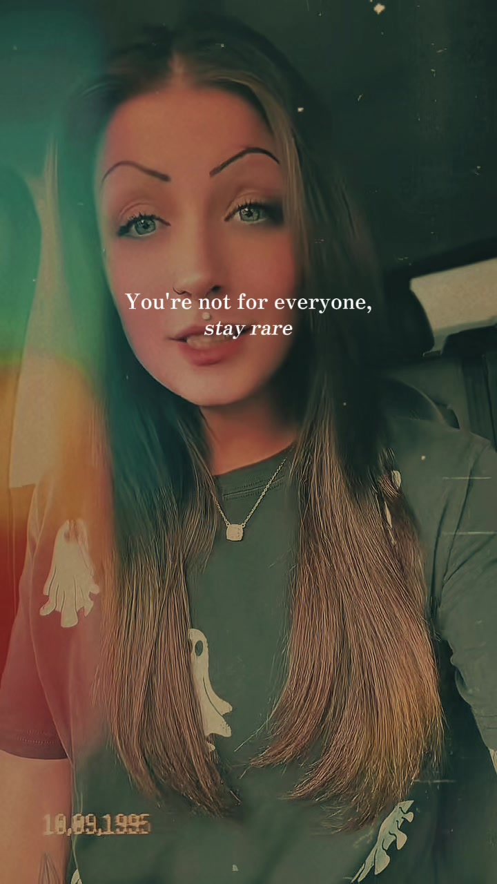 @✨T✨