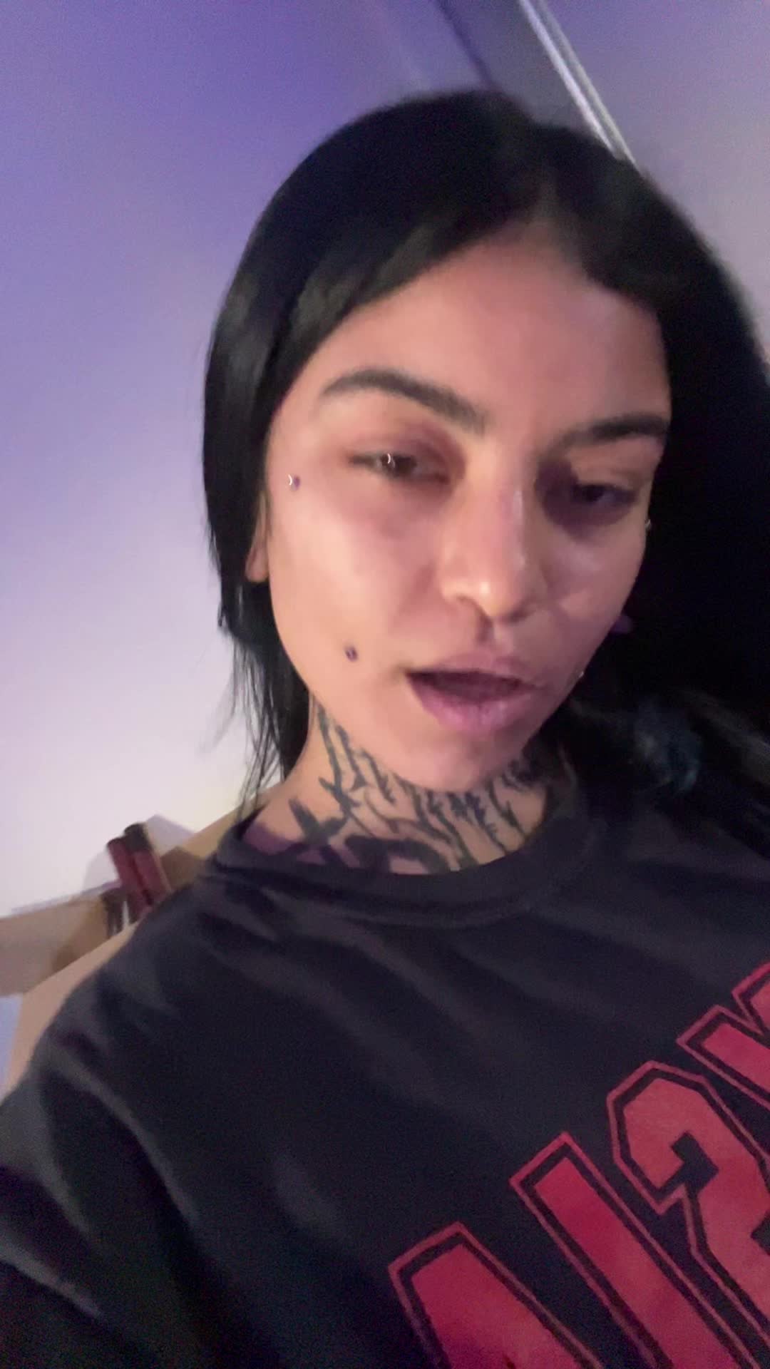 @FREAKSHOW KEEZH🦇