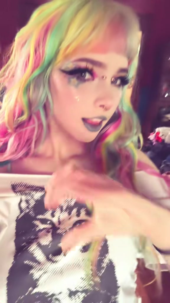 @🦄