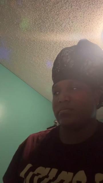 @justcallmenia