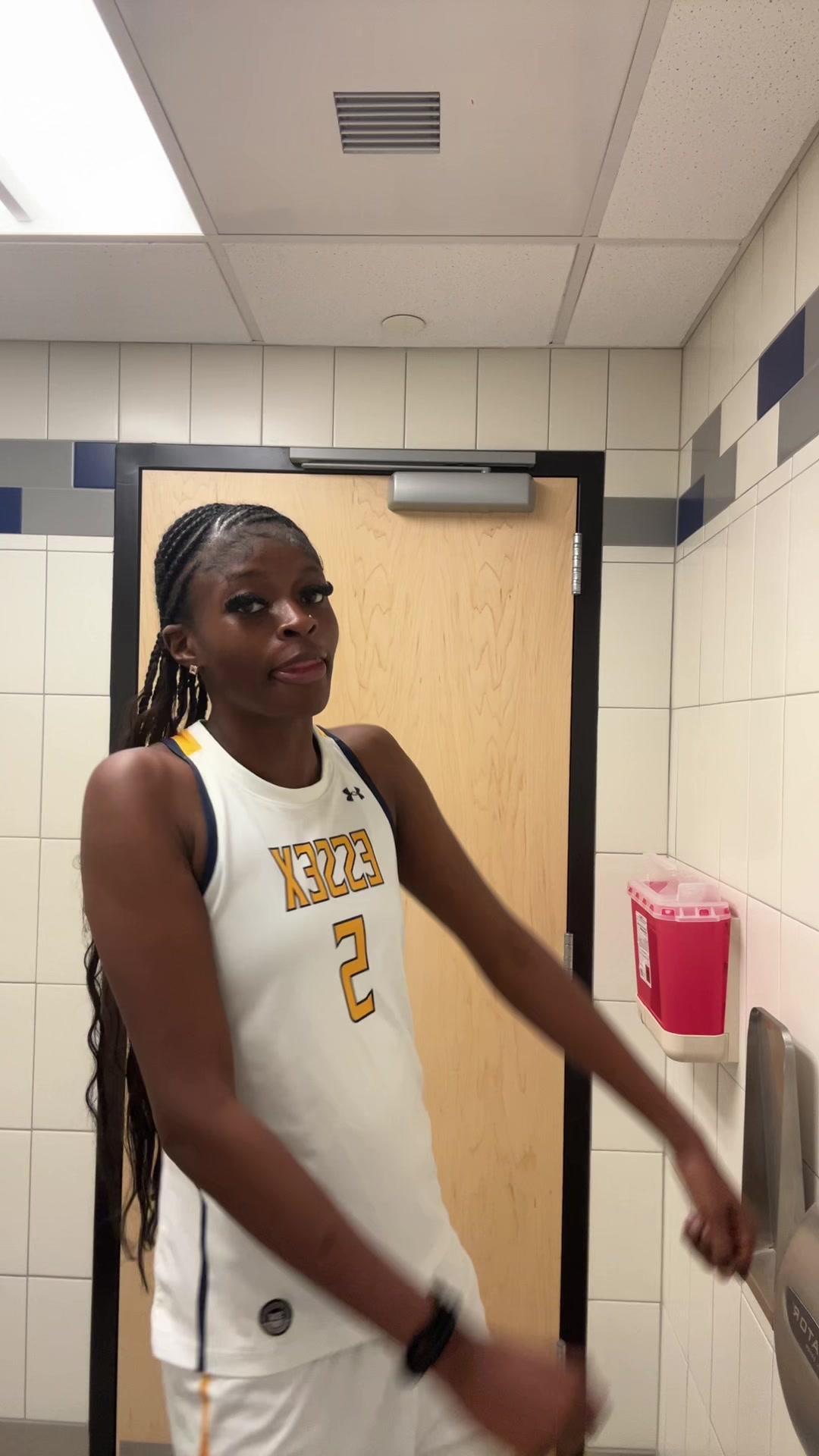 @naomi