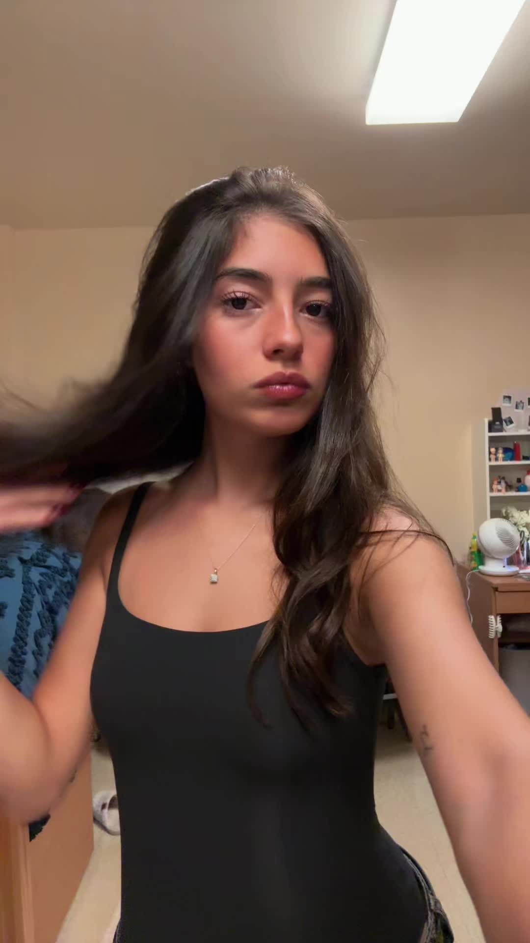 @livlovelaughe