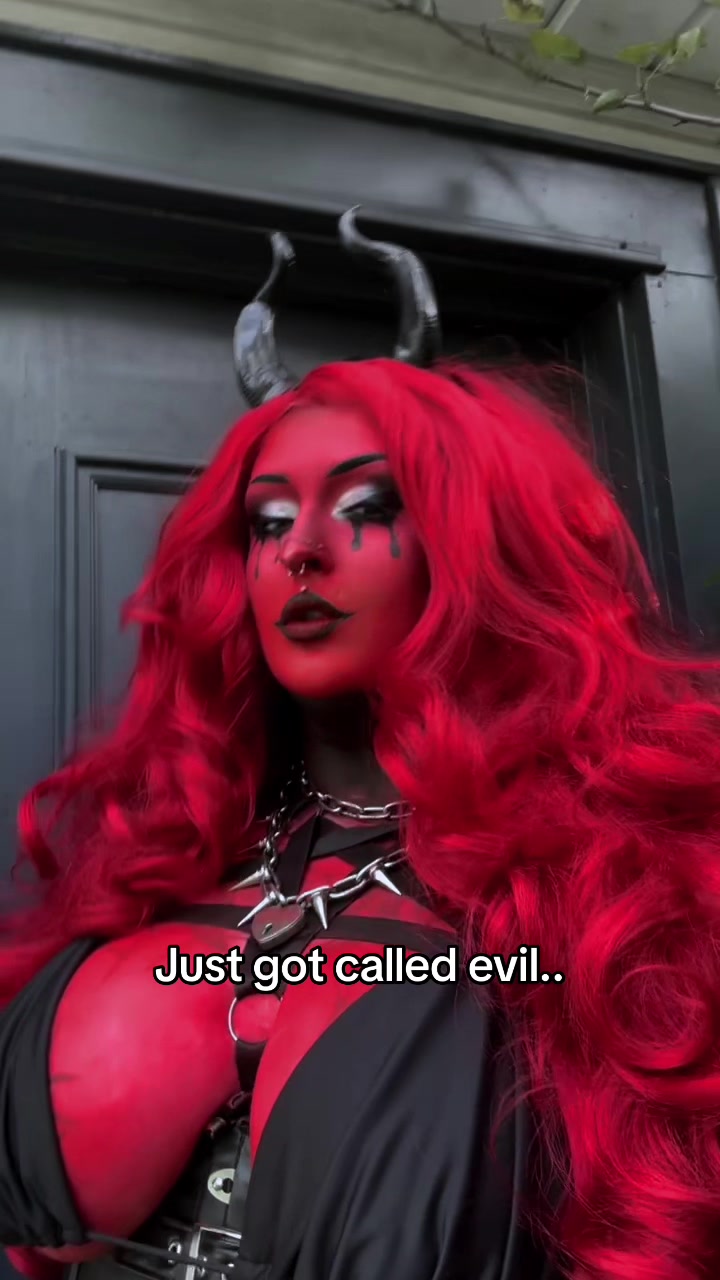 @Alice 🖤🖤🖤🖤